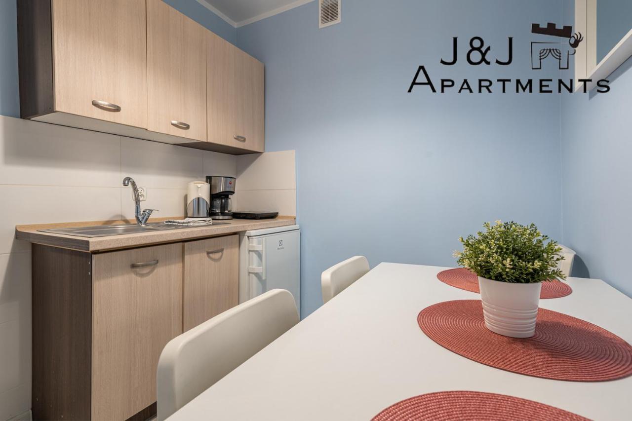 J&j - Szczytna 1, 10 * Torun